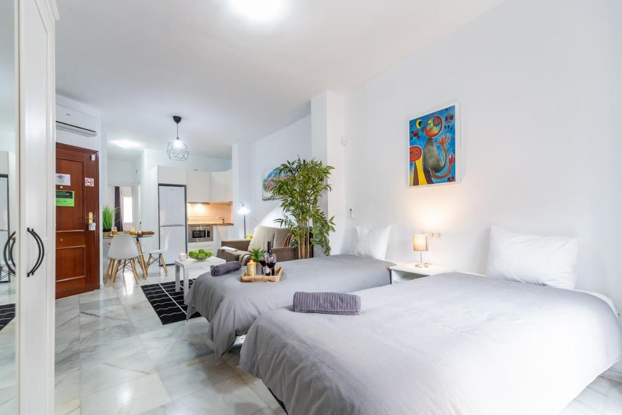 Apartamentos Marmoles Malaga Center Екстер'єр фото