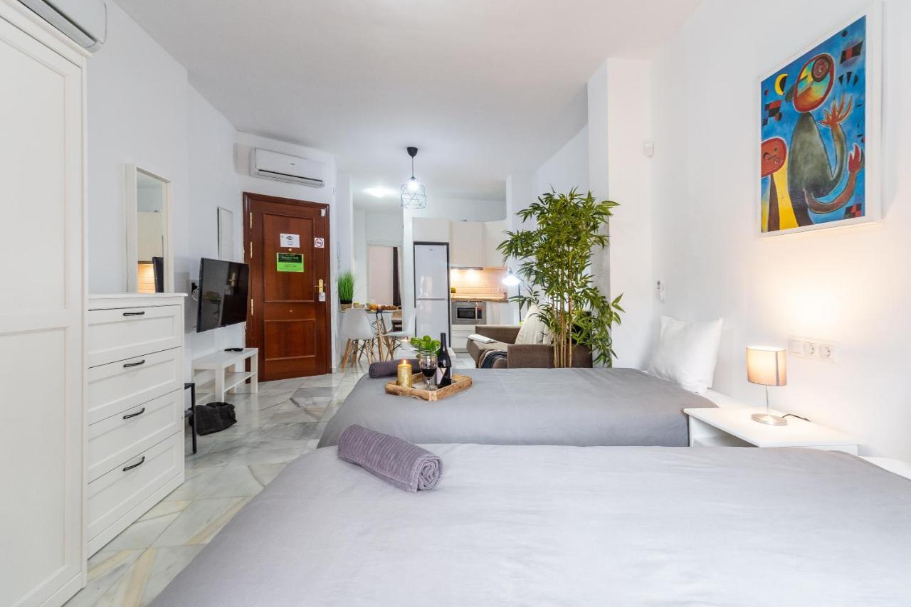 Apartamentos Marmoles Malaga Center Екстер'єр фото