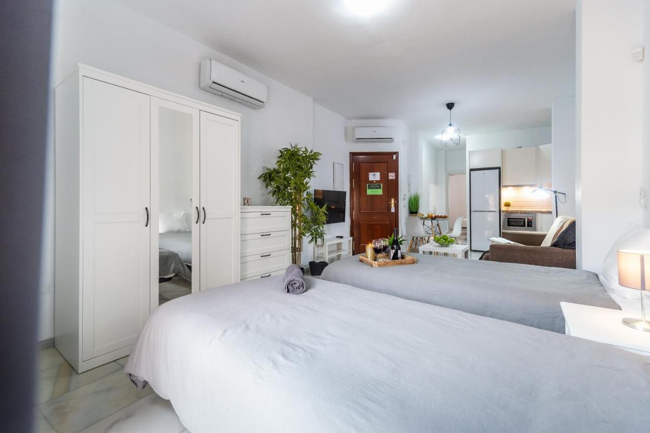 Apartamentos Marmoles Malaga Center Екстер'єр фото